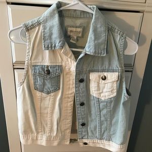 Forever 21 Denim and white jean vest - size S.